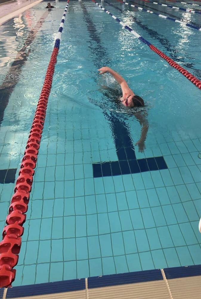 Stride & Glide – Run. Swim. Level Up!